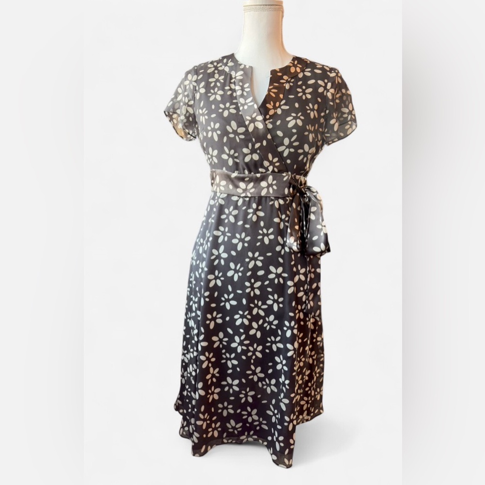 Talbots Petites 100‎ percent silk Brown Floral Wrap Dress Size 2P Midi Tie Waist